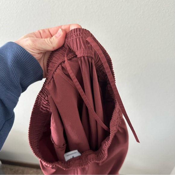 GYMSHARK Women’s Joggers w/Drawstring Burgundy/Clay Color Size Medium EUC - Picture 11 of 13